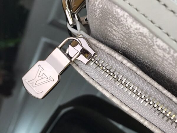 Louis Vuitton Trio Messenger Damier Salt #00085 - Image 9