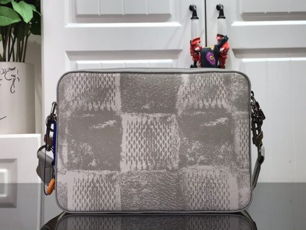 Louis Vuitton Trio Messenger Damier Salt #00085 - Image 10