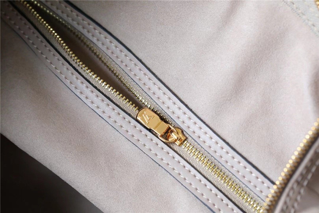 Louis Vuitton Keepall 45 Bandoulière Travel Bag - Greige Nude Monogram LeatherMONOGRAM LEATHER #00046 - Image 2