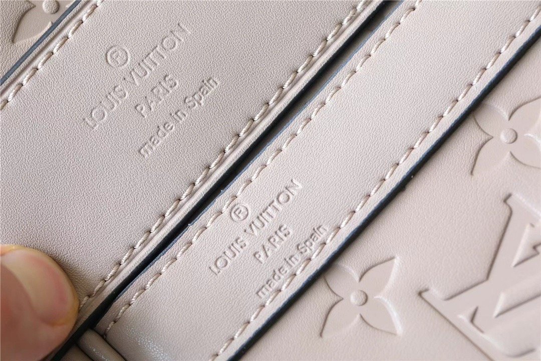 Louis Vuitton Keepall 45 Bandoulière Travel Bag - Greige Nude Monogram LeatherMONOGRAM LEATHER #00046 - Image 5
