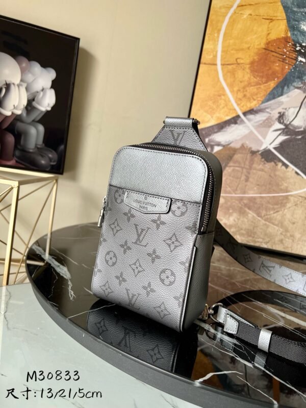 Louis Vuitton Chest Bag / Waist Bag / Crossbody Bag #00069