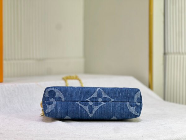 Louis Vuitton Pochette Cosmétique #00017 - Image 5