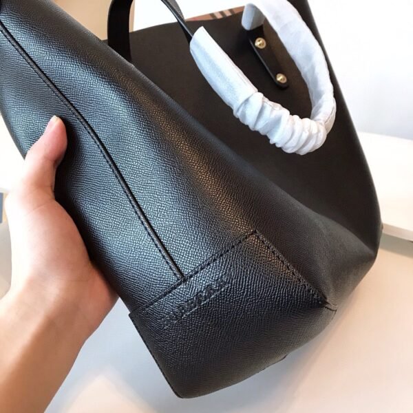 Burberry Embossed Crest Leather Tote Bage #00031 - Image 6