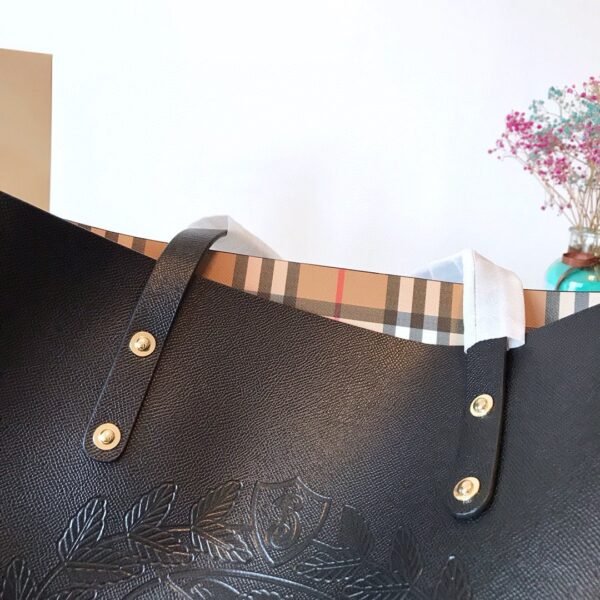 Burberry Embossed Crest Leather Tote Bage #00031 - Image 5