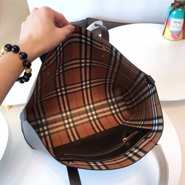 Burberry Embossed Crest Leather Tote Bage #00031 - Image 3
