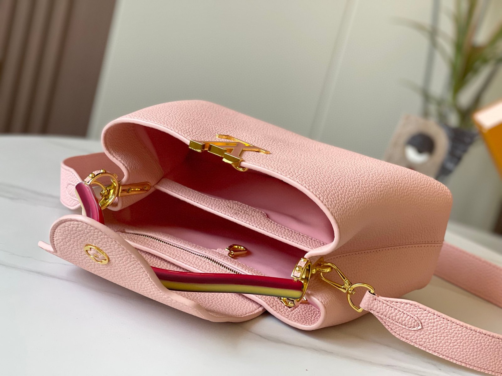 Louis Vuitton Capucines bag #00038 - Image 3