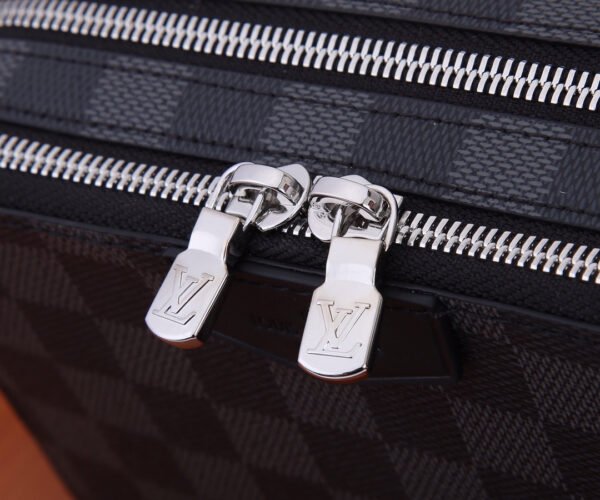 LOUIS VUITTON Alpha Wearable Wallet #112 - Image 4