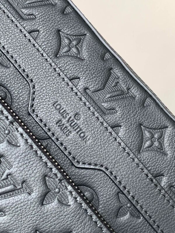 Louis Vuitton Trio Messenger Black Cross-Body Bag - Image 4