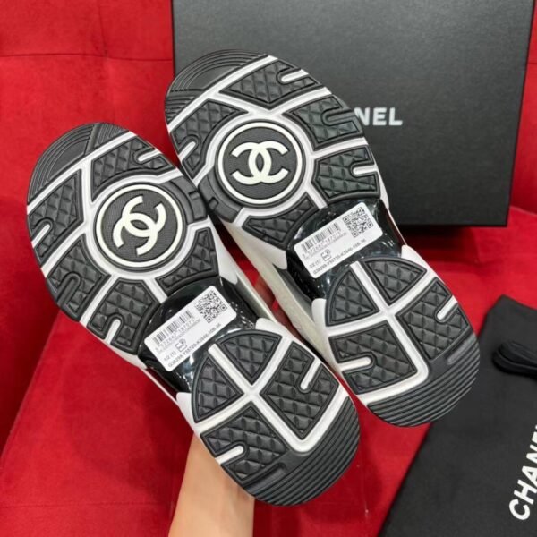 Chanel Black/White CC Logo Runner Trainer Sneakers - Image 6